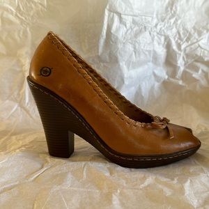 The cutest Børn leather heels